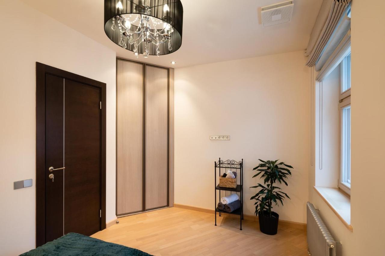 Old Riga Two Bedroom Apartment With 2 Bathrooms Extérieur photo